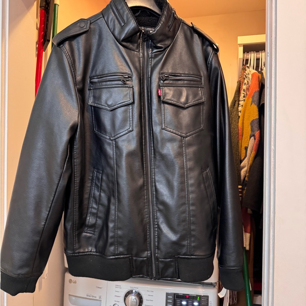 Men's Black Leather Jacket Levi Leather Fleece Lined. BNWT